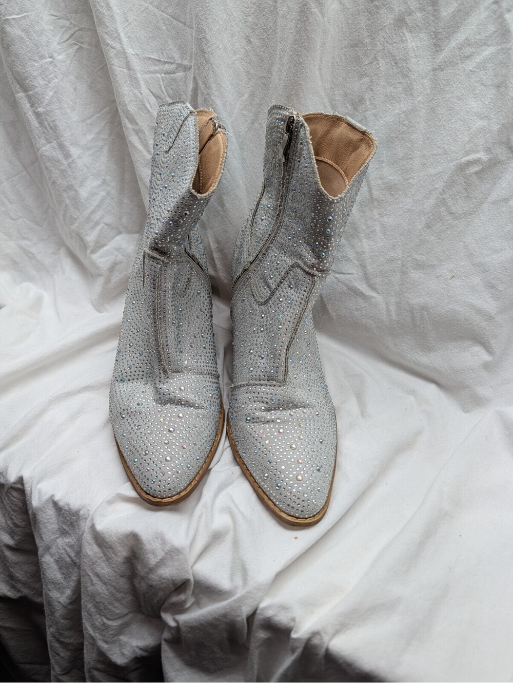 Womens Silver Rhinestone Pointed Toe Ankle Bootie Side Zip Synthetic Sz 8